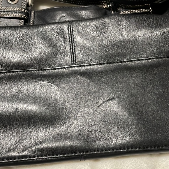 Medium sized Coach purse. - Picture 5 of 6